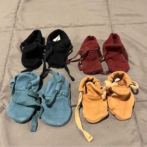 Lot of 4 Kate Quinn tie booties